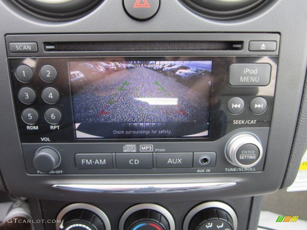 2011 Rogue SV AWD - Pearl White / Gray photo #19
