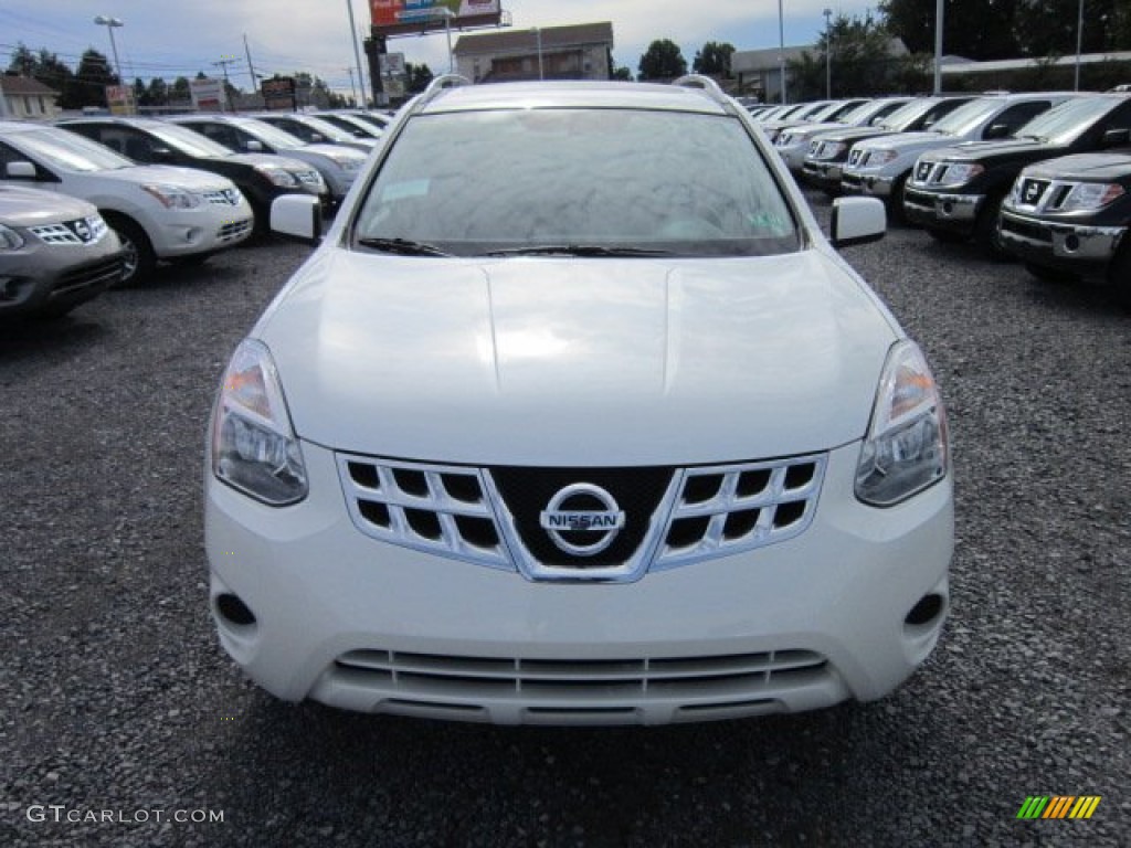 2011 Rogue SV AWD - Pearl White / Black photo #2