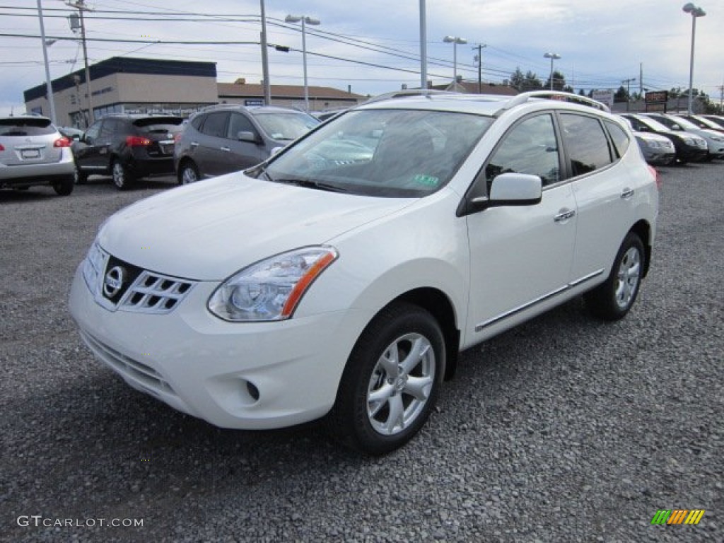 2011 Rogue SV AWD - Pearl White / Black photo #3