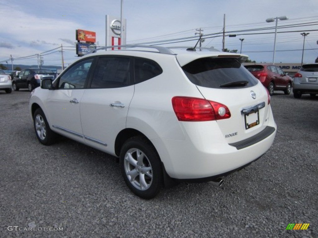 2011 Rogue SV AWD - Pearl White / Black photo #4
