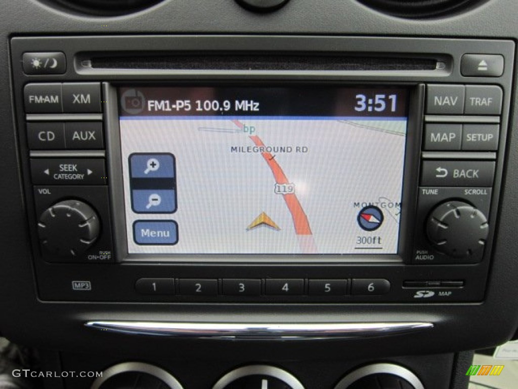 2011 Rogue SV AWD - Pearl White / Black photo #18