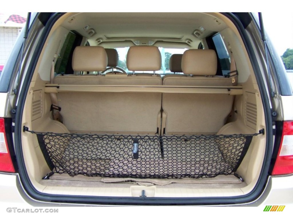 2002 Mercedes-Benz ML 500 4Matic Trunk Photos