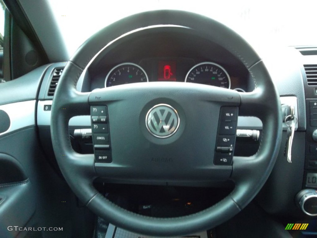 2009 Volkswagen Touareg 2 VR6 Steering Wheel Photos