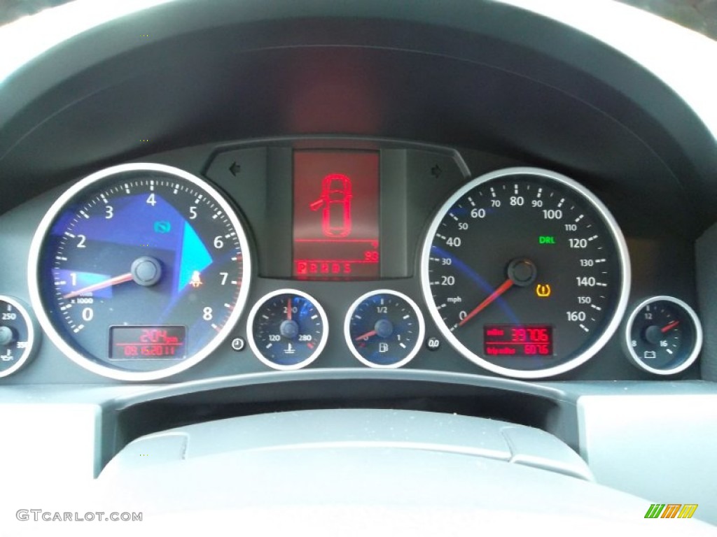 2009 Volkswagen Touareg 2 VR6 Gauges Photos
