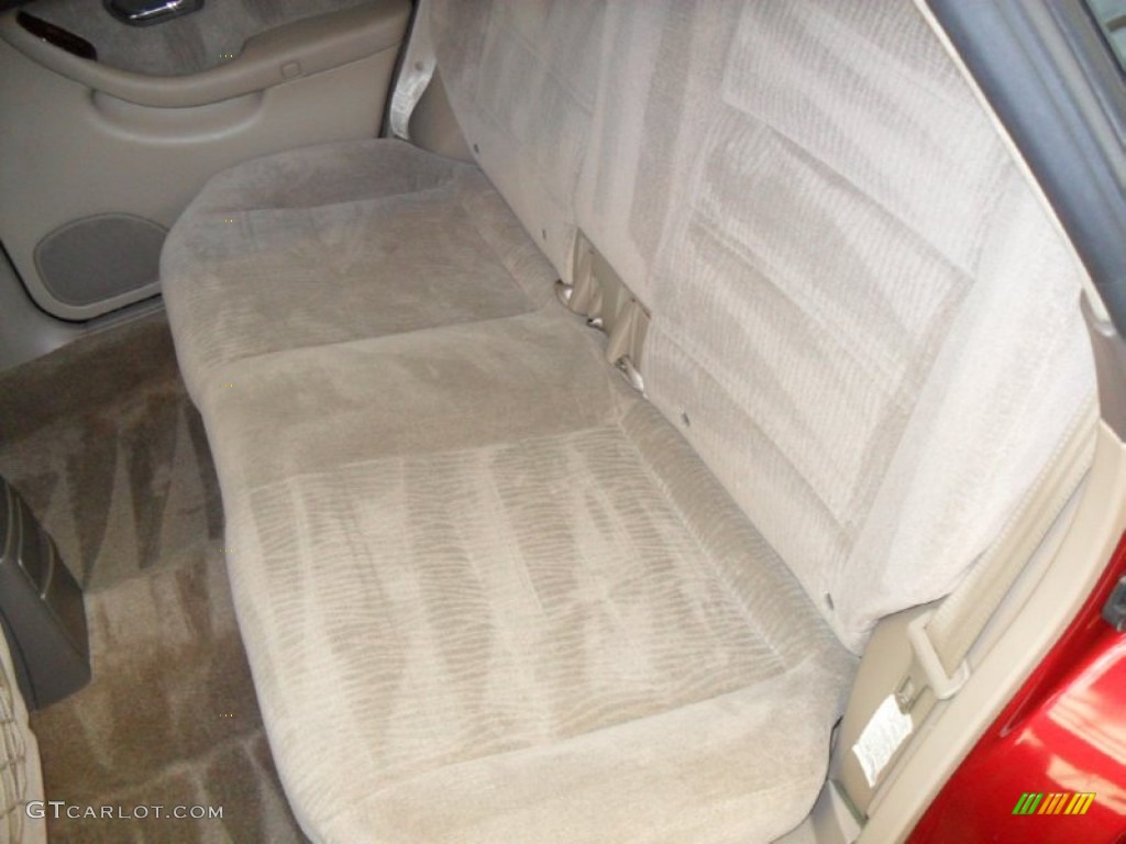 2002 Outback Wagon - Regatta Red Pearl / Beige photo #18