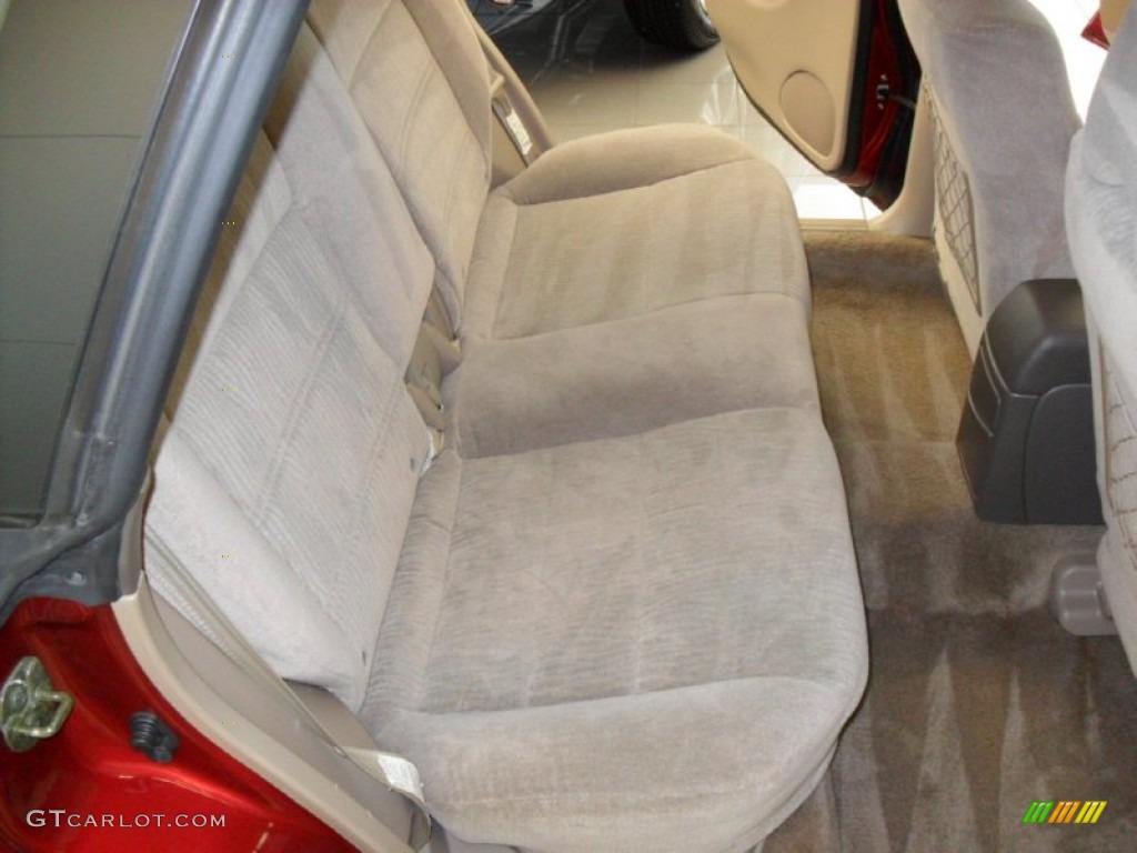 2002 Outback Wagon - Regatta Red Pearl / Beige photo #21