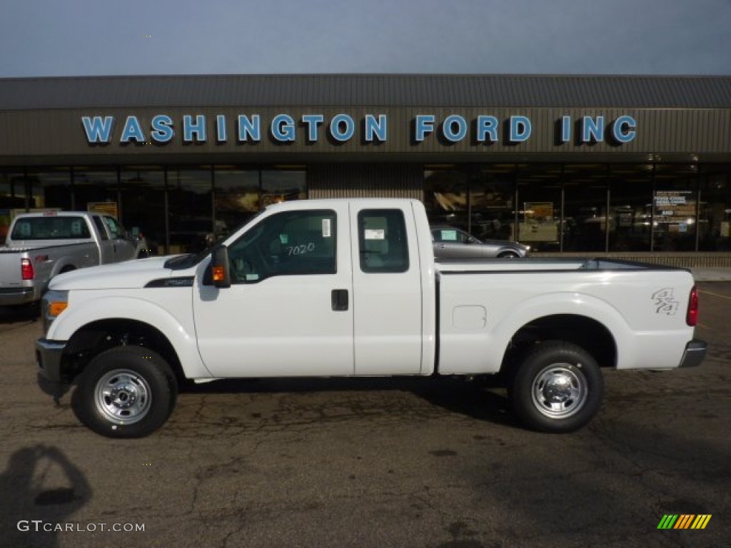 Oxford White Ford F250 Super Duty