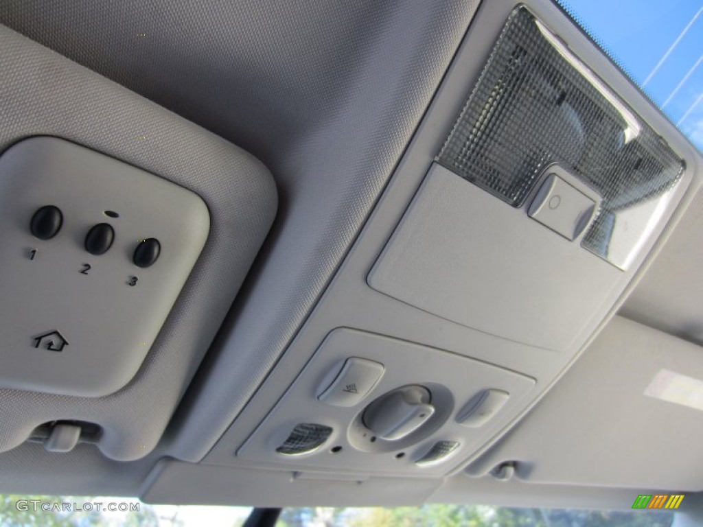 2004 Audi A6 2.7T quattro Sedan Controls Photo #54347317