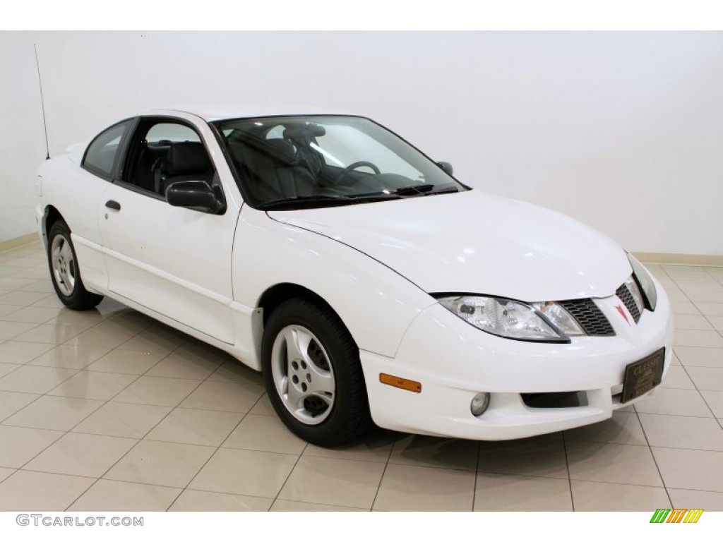 2004 Sunfire Coupe - Summit White / Graphite photo #1