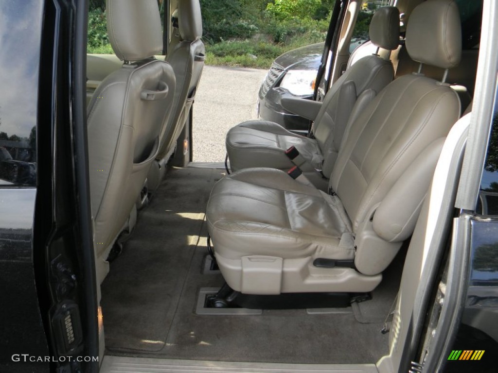 Medium Parchment Interior 2003 Ford Windstar SEL Photo #54350215