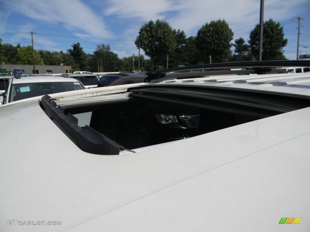 2008 Grand Cherokee Laredo 4x4 - Stone White / Dark Slate Gray/Light Graystone photo #2