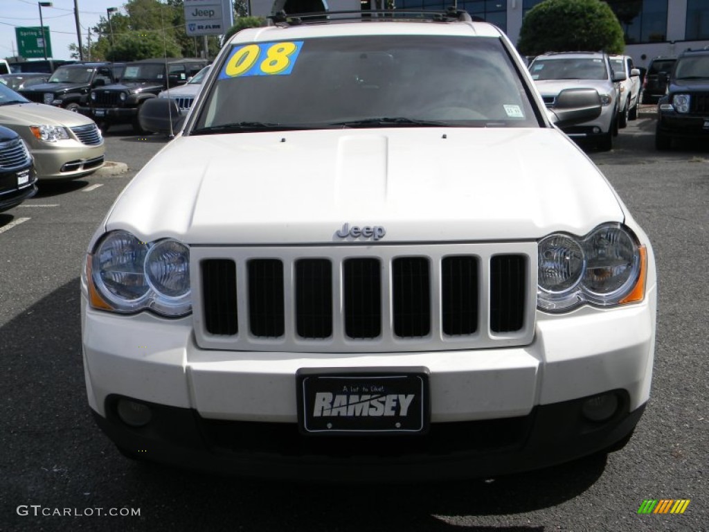 2008 Grand Cherokee Laredo 4x4 - Stone White / Dark Slate Gray/Light Graystone photo #3