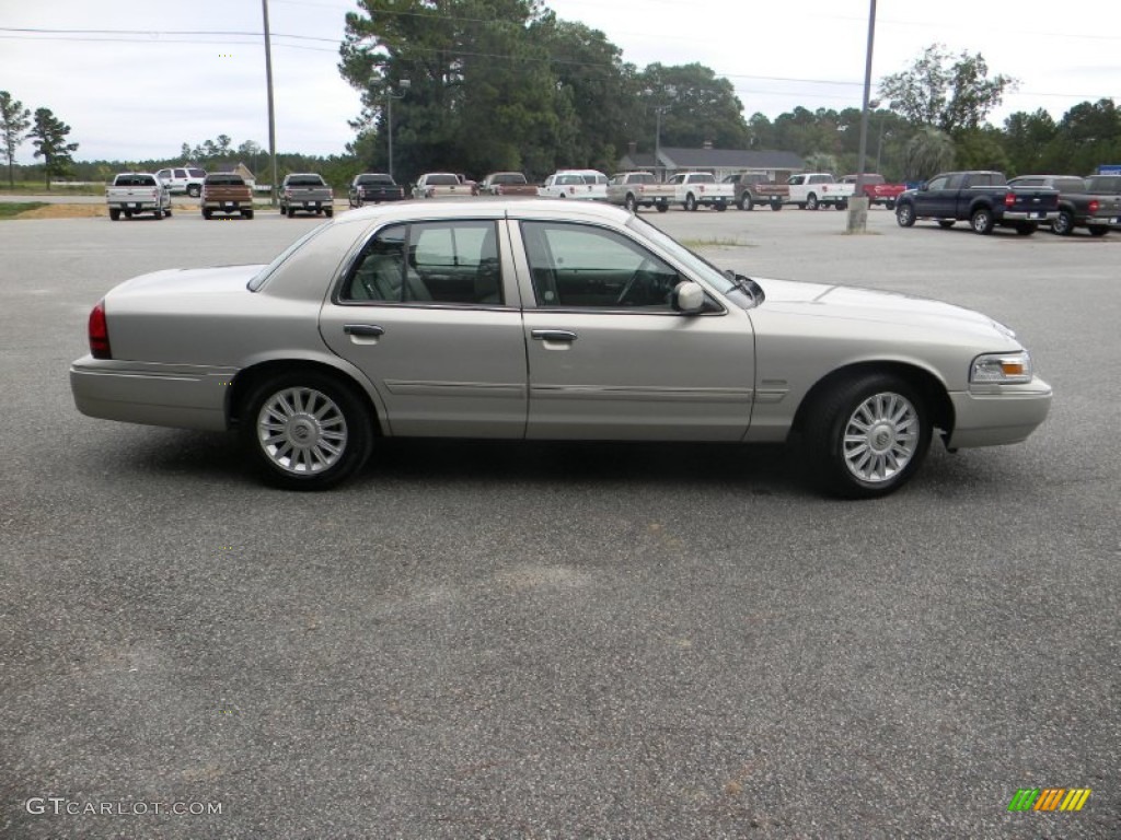 2011 Grand Marquis LS Ultimate Edition - Smokestone Metallic / Medium Light Stone photo #4