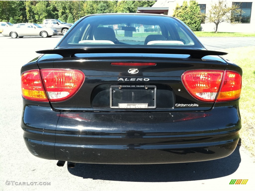 2003 Alero GL Sedan - Black Onyx / Pewter photo #5