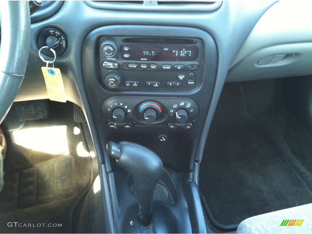 2003 Alero GL Sedan - Black Onyx / Pewter photo #9