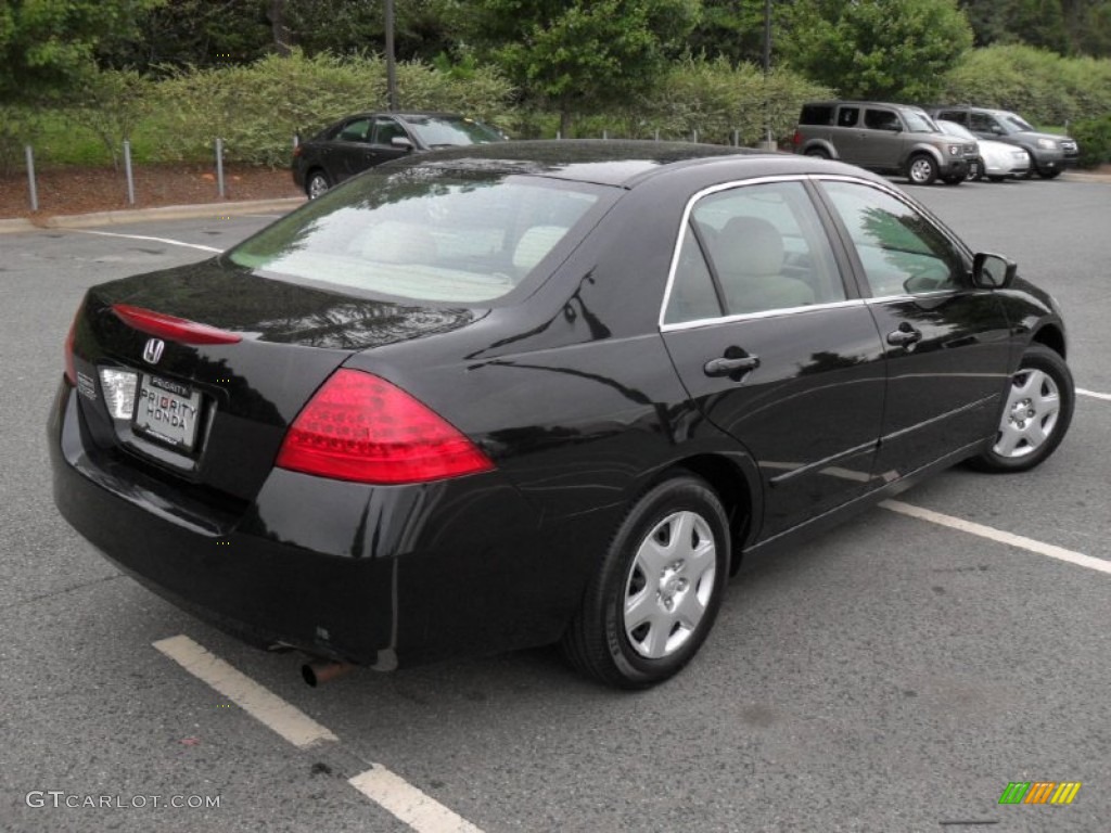 2006 Accord LX Sedan - Nighthawk Black Pearl / Ivory photo #4