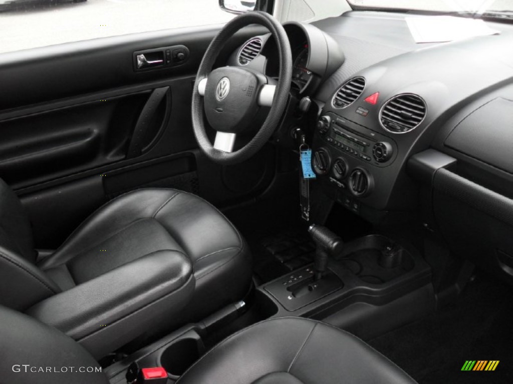 2008 Volkswagen New Beetle S Coupe Black Dashboard Photo #54356164
