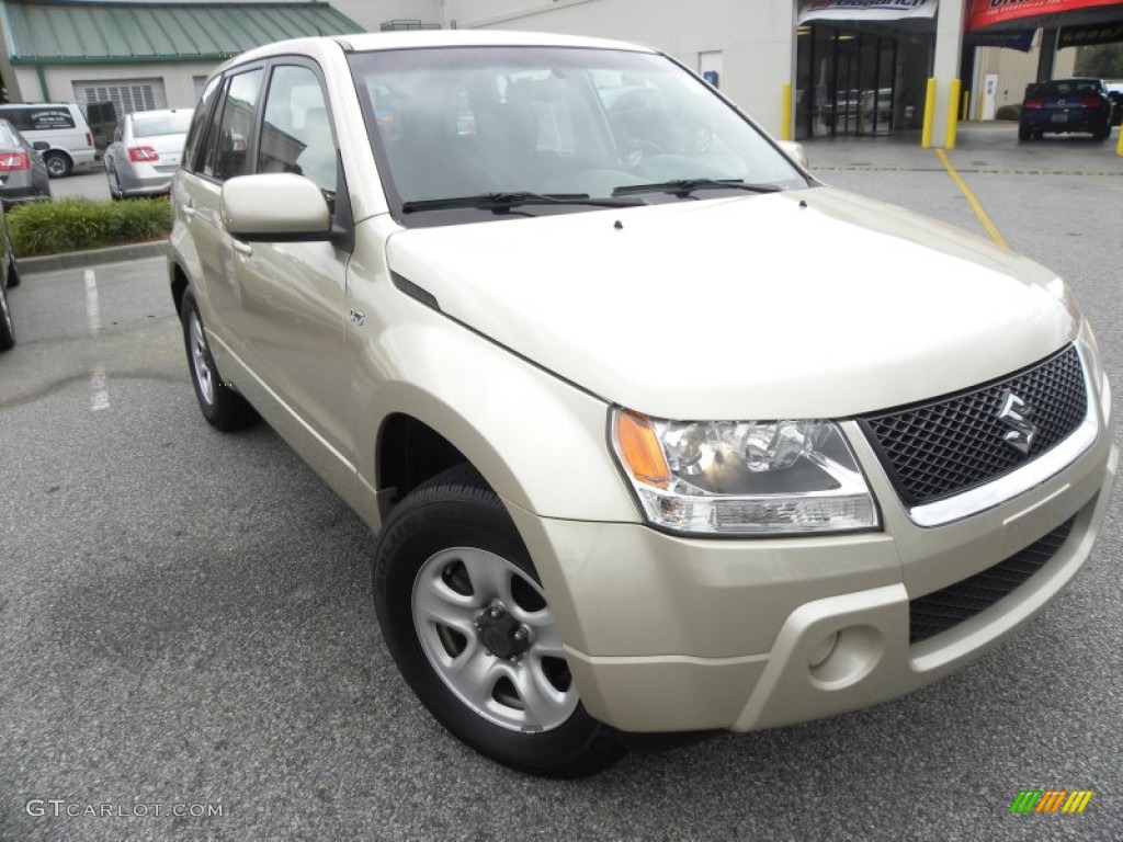 Sandstorm Metallic Suzuki Grand Vitara