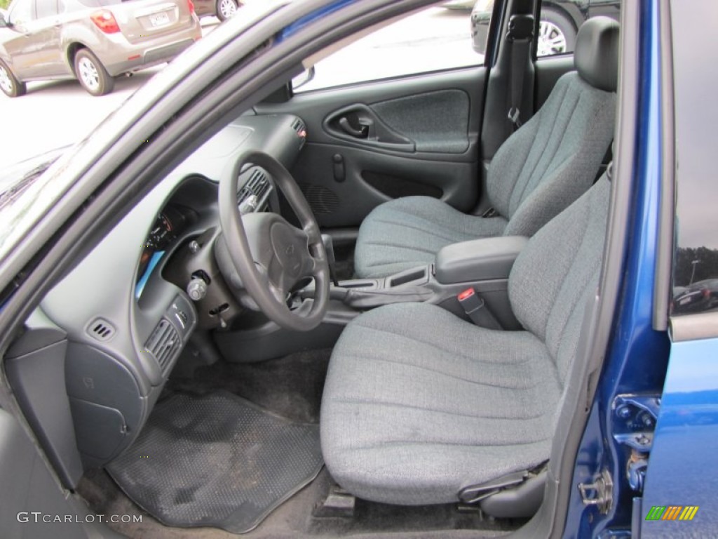 2004 Cavalier Sedan - Arrival Blue Metallic / Graphite photo #9
