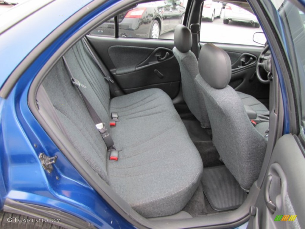 2004 Cavalier Sedan - Arrival Blue Metallic / Graphite photo #12