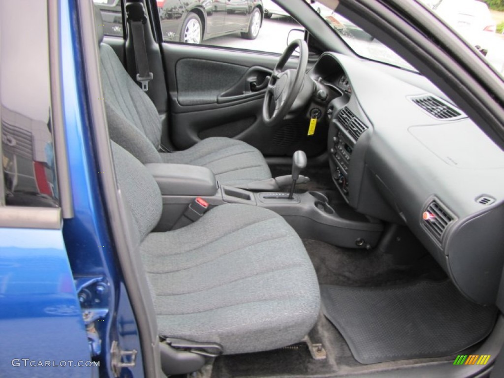2004 Cavalier Sedan - Arrival Blue Metallic / Graphite photo #13