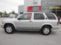 2002 Chrome Silver Metallic Nissan Pathfinder SE 4x4  photo #2