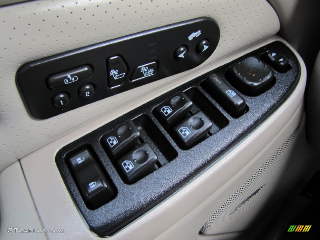 2006 Cadillac Escalade EXT AWD Controls Photo #54360307