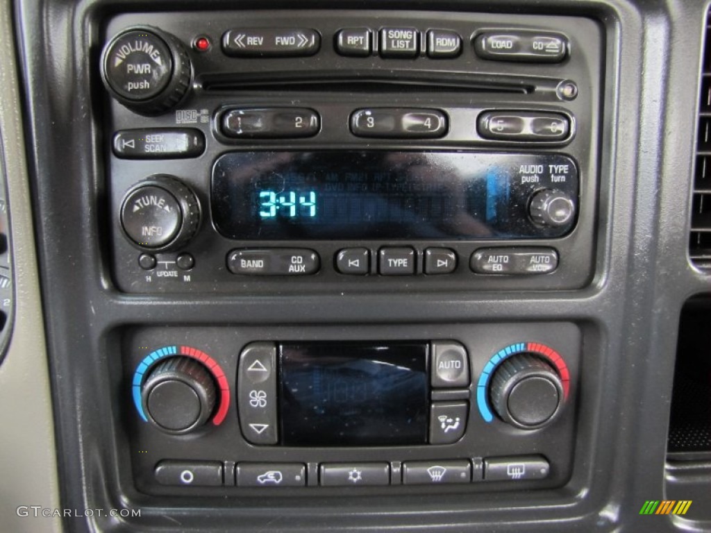 2006 Chevrolet Silverado 2500HD LT Crew Cab 4x4 Audio System Photo #54362320