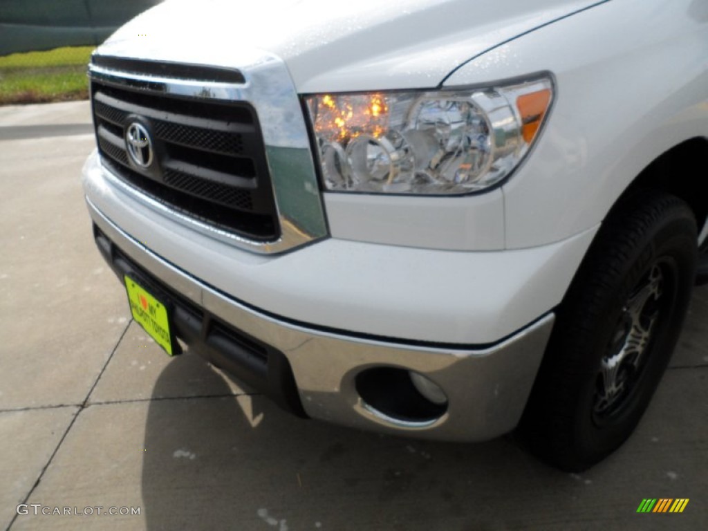 2011 Tundra Double Cab - Super White / Graphite Gray photo #11