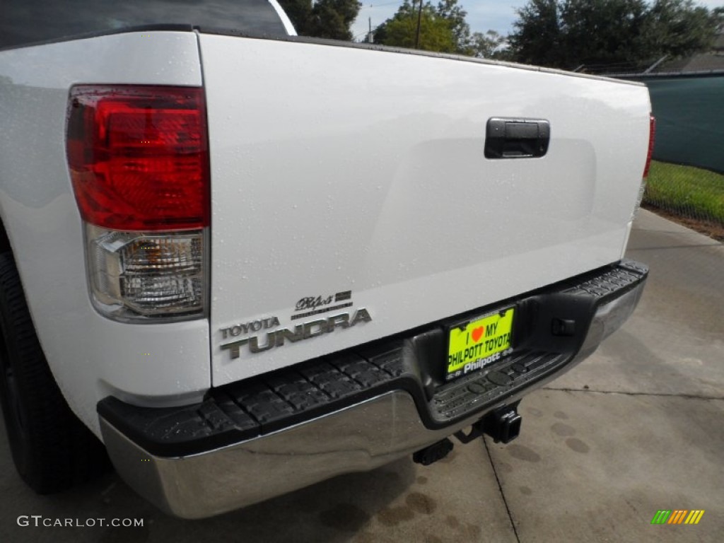 2011 Tundra Double Cab - Super White / Graphite Gray photo #20