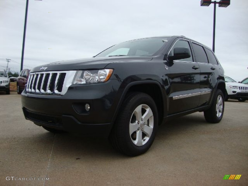 2011 Grand Cherokee Laredo X Package 4x4 - Dark Charcoal Pearl / Dark Graystone/Medium Graystone photo #1