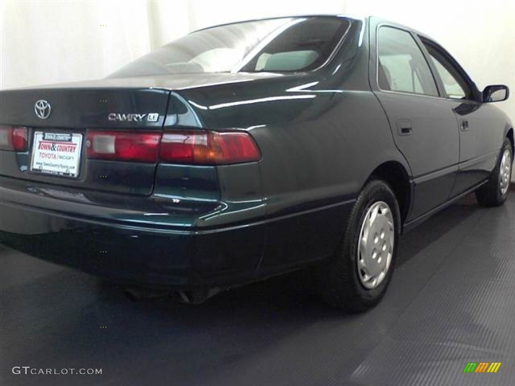1998 Camry LE - Dark Green Metallic / Gray photo #16