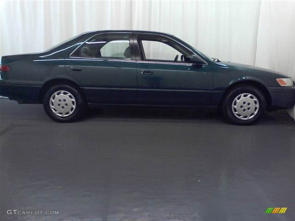 1998 Camry LE - Dark Green Metallic / Gray photo #17