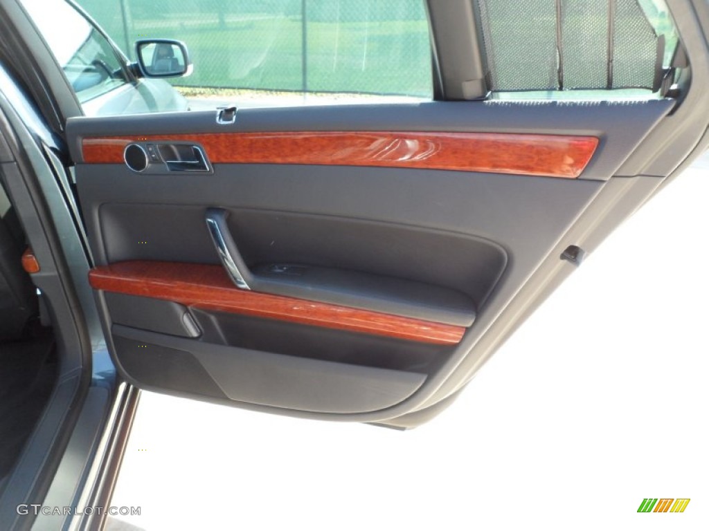2004 Volkswagen Phaeton V8 4Motion Sedan Anthracite Door Panel Photo #54371584