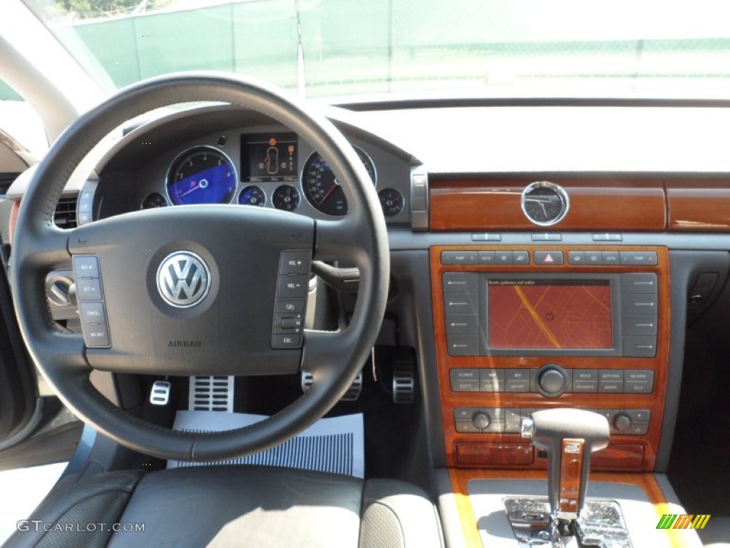 2004 Volkswagen Phaeton V8 4Motion Sedan Anthracite Dashboard Photo #54371635