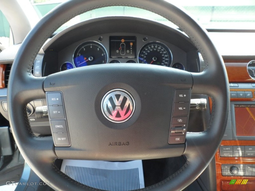 2004 Volkswagen Phaeton V8 4Motion Sedan Anthracite Steering Wheel Photo #54371677