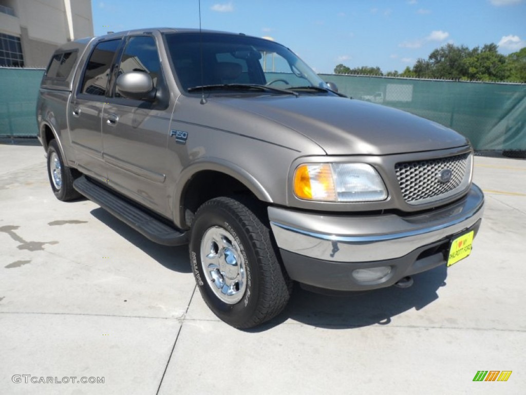 2001 F150 Lariat SuperCrew 4x4 - Arizona Beige Metallic / Medium Parchment photo #1