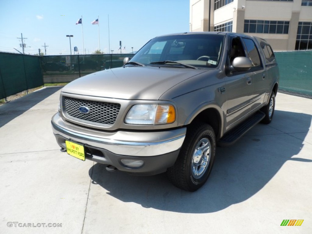 2001 F150 Lariat SuperCrew 4x4 - Arizona Beige Metallic / Medium Parchment photo #7