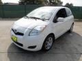 2009 Polar White Toyota Yaris 3 Door Liftback  photo #7