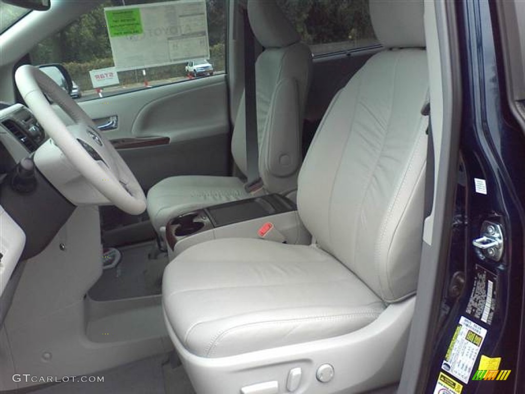 2011 Sienna XLE - South Pacific Blue Pearl / Light Gray photo #11