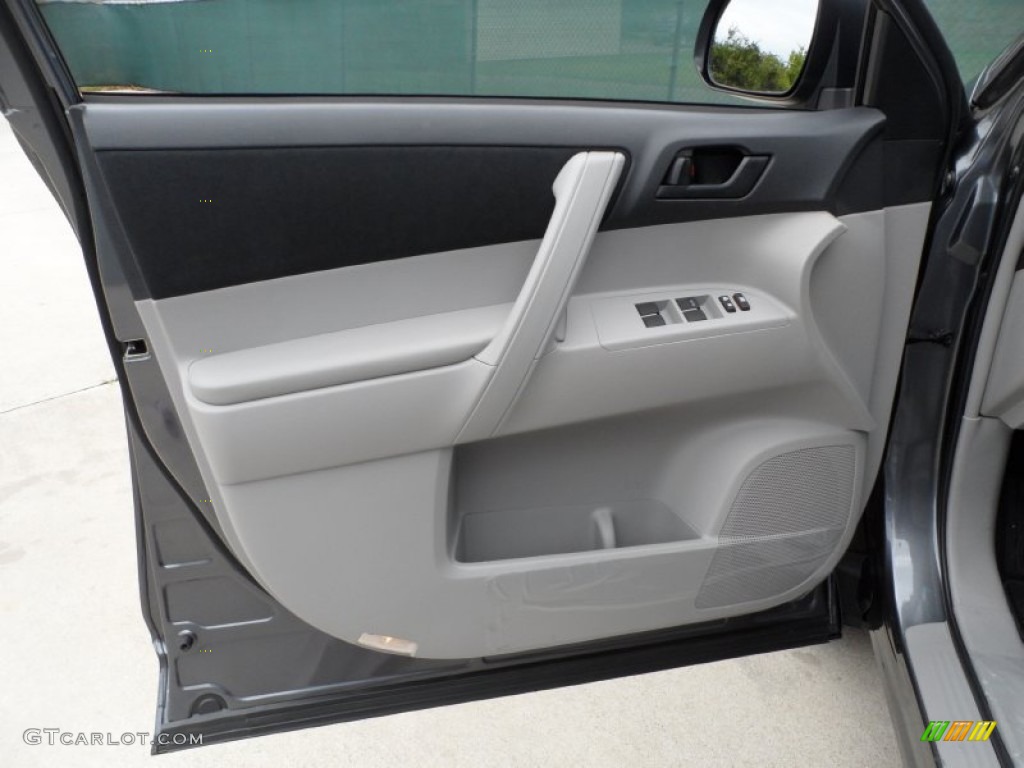 2012 Toyota Highlander V6 Ash Door Panel Photo #54373351