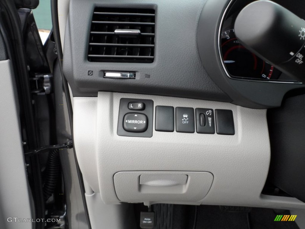 2012 Toyota Highlander V6 Controls Photo #54373429
