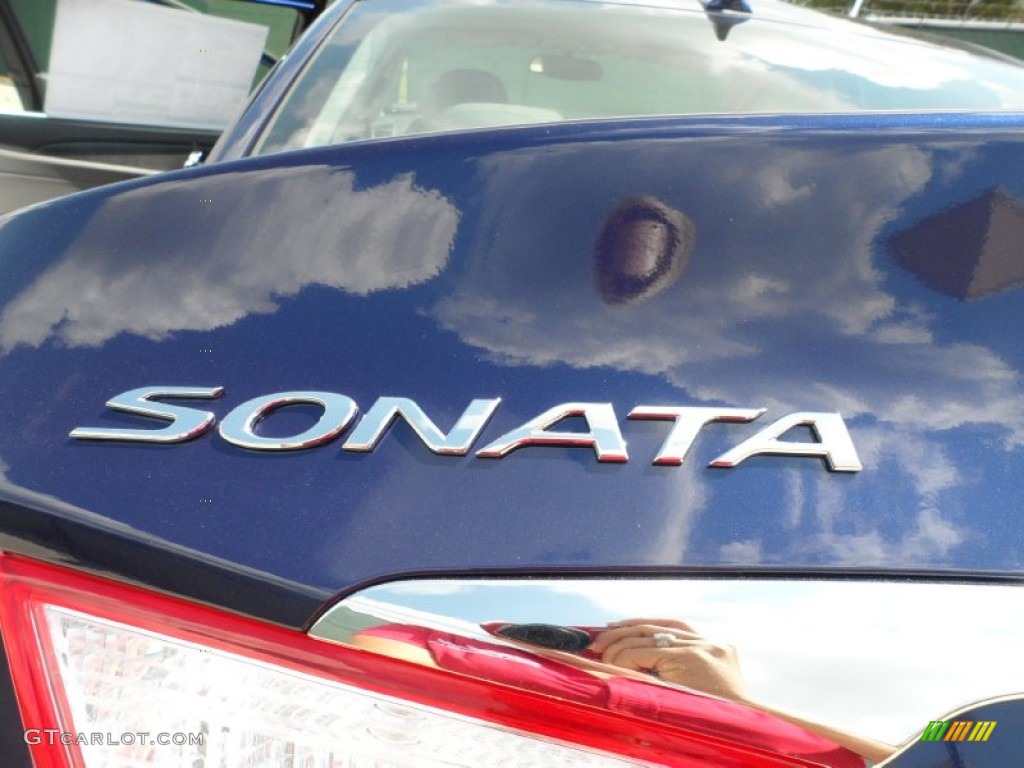 2012 Hyundai Sonata GLS Marks and Logos Photos