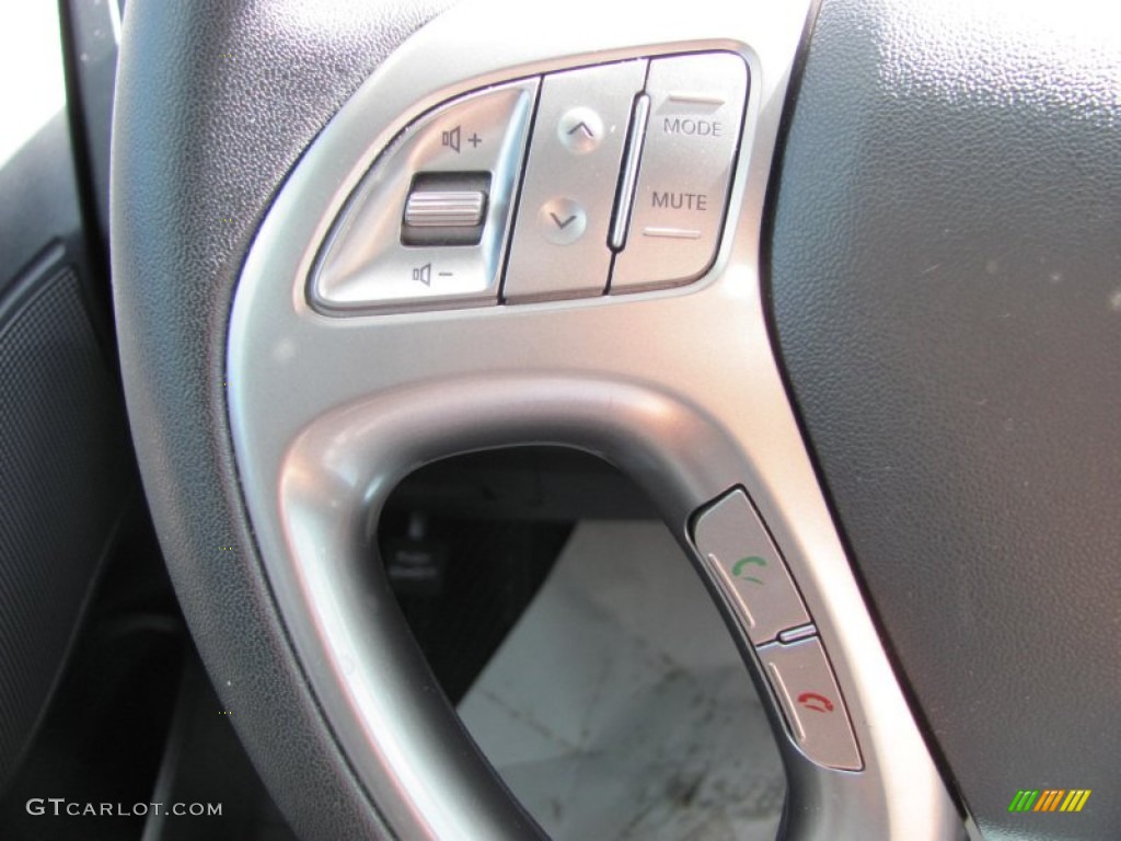 2010 Hyundai Tucson GLS Controls Photo #54374845