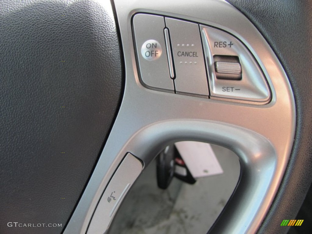 2010 Hyundai Tucson GLS Controls Photo #54374852