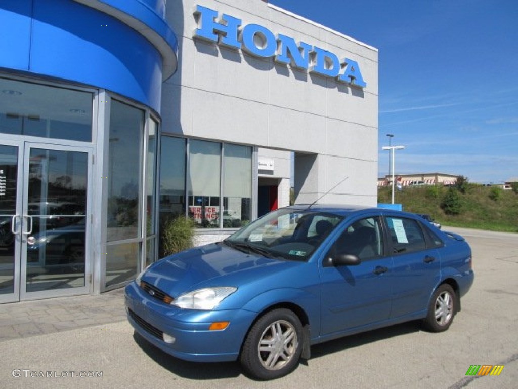 2001 Focus SE Sedan - Light Sapphire Blue Metallic / Medium Graphite Grey photo #1