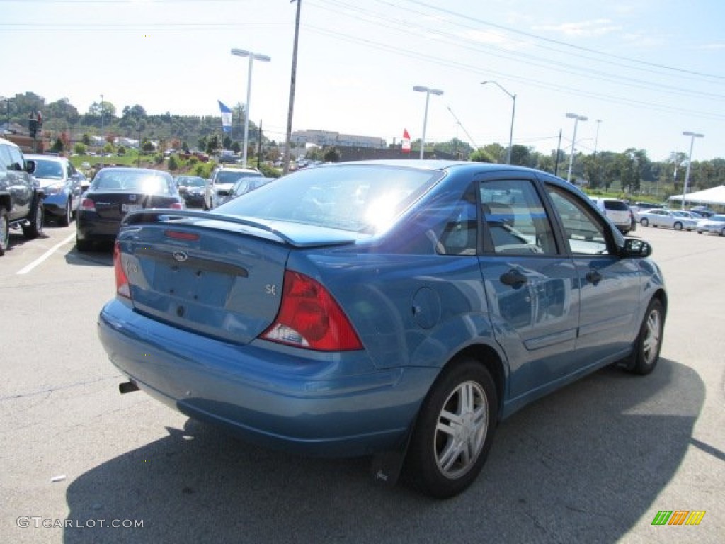 2001 Focus SE Sedan - Light Sapphire Blue Metallic / Medium Graphite Grey photo #6