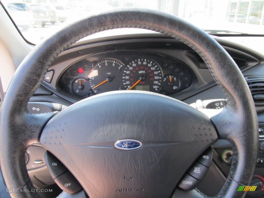2001 Focus SE Sedan - Light Sapphire Blue Metallic / Medium Graphite Grey photo #18