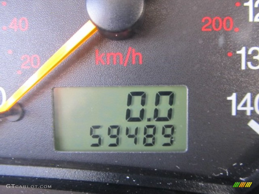 2001 Focus SE Sedan - Light Sapphire Blue Metallic / Medium Graphite Grey photo #20