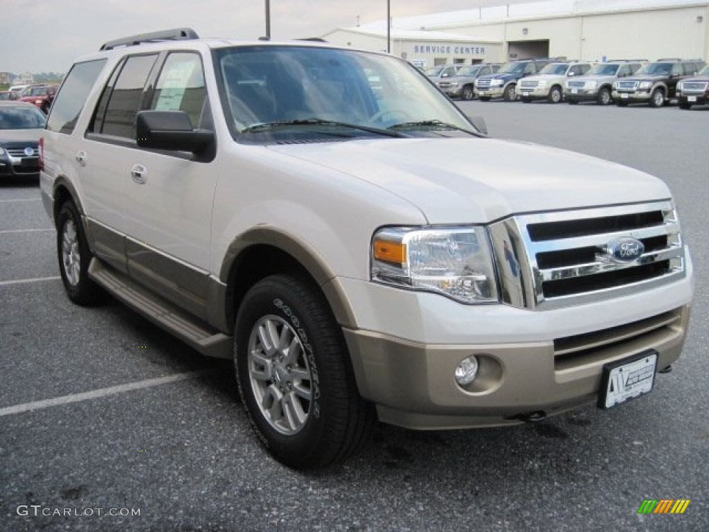 2011 Expedition XLT 4x4 - Oxford White / Camel photo #3